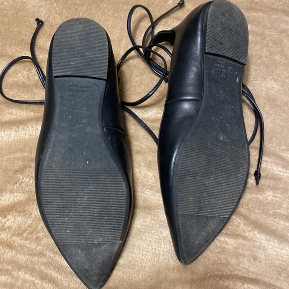 Old Navy Tie-up Flats - Picture 4 of 6